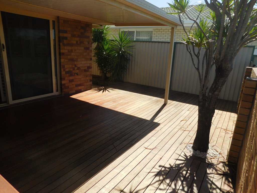 2/80 Treeview Drive BURLEIGH WATERS 6