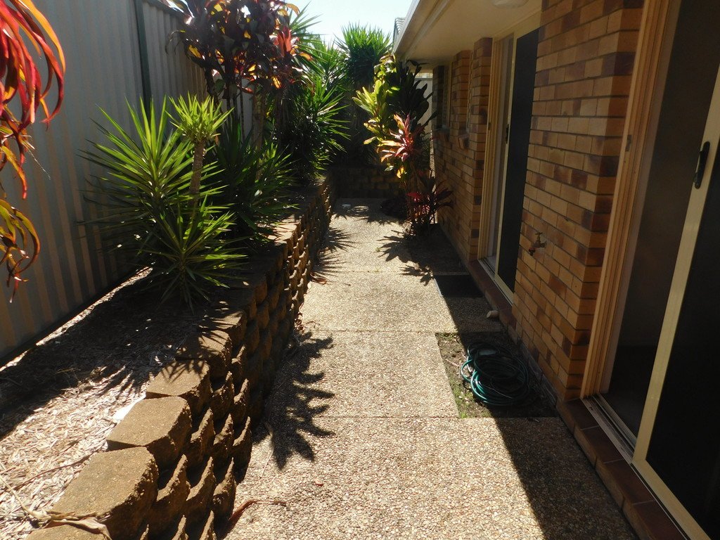 2/80 Treeview Drive BURLEIGH WATERS 9
