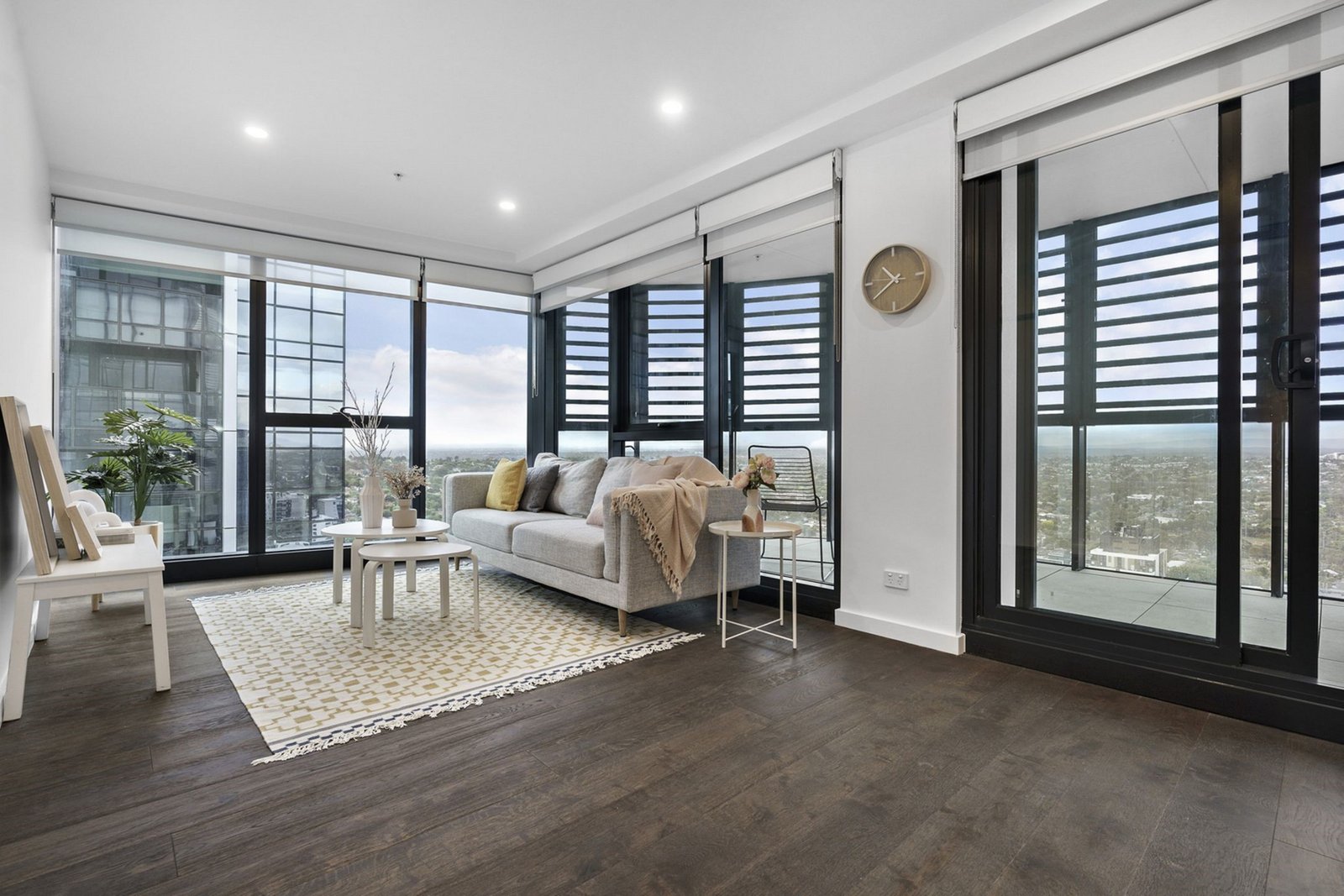 Gallery: 2801/828 Whitehorse Road