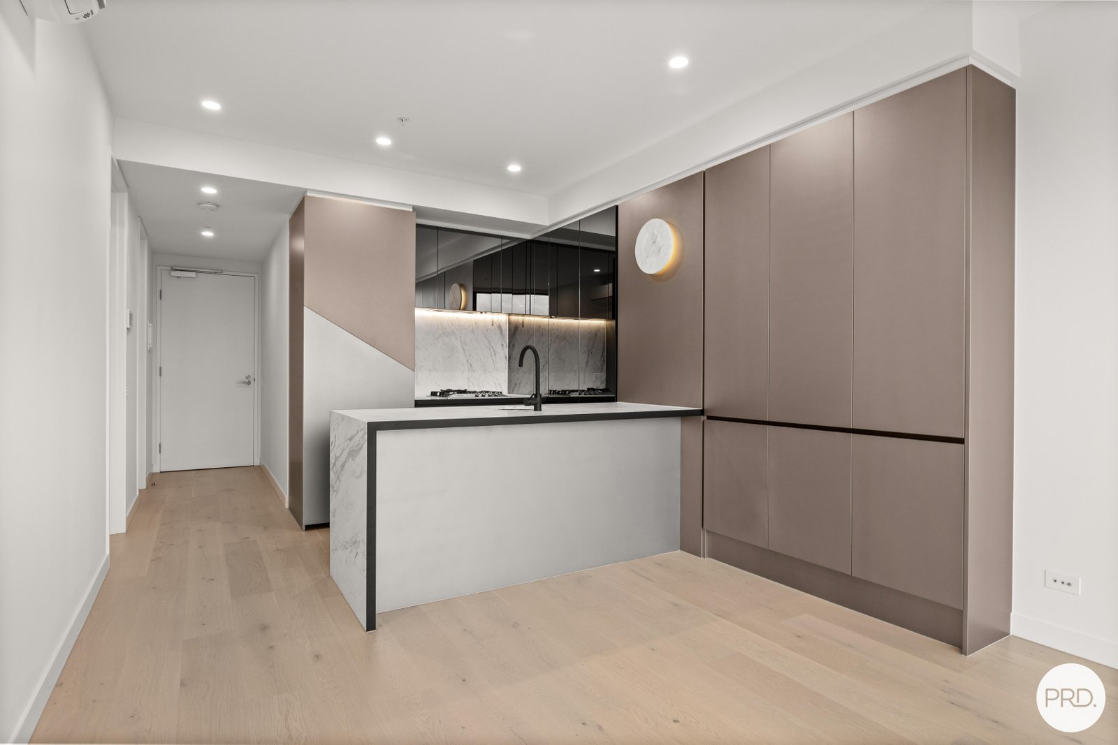 2809/138 Spencer Street MELBOURNE 4