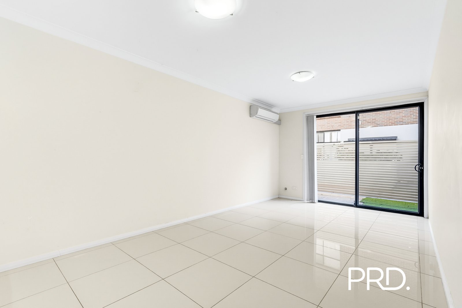 28/1 Glenmore Ridge Dr  Glenmore Park 5
