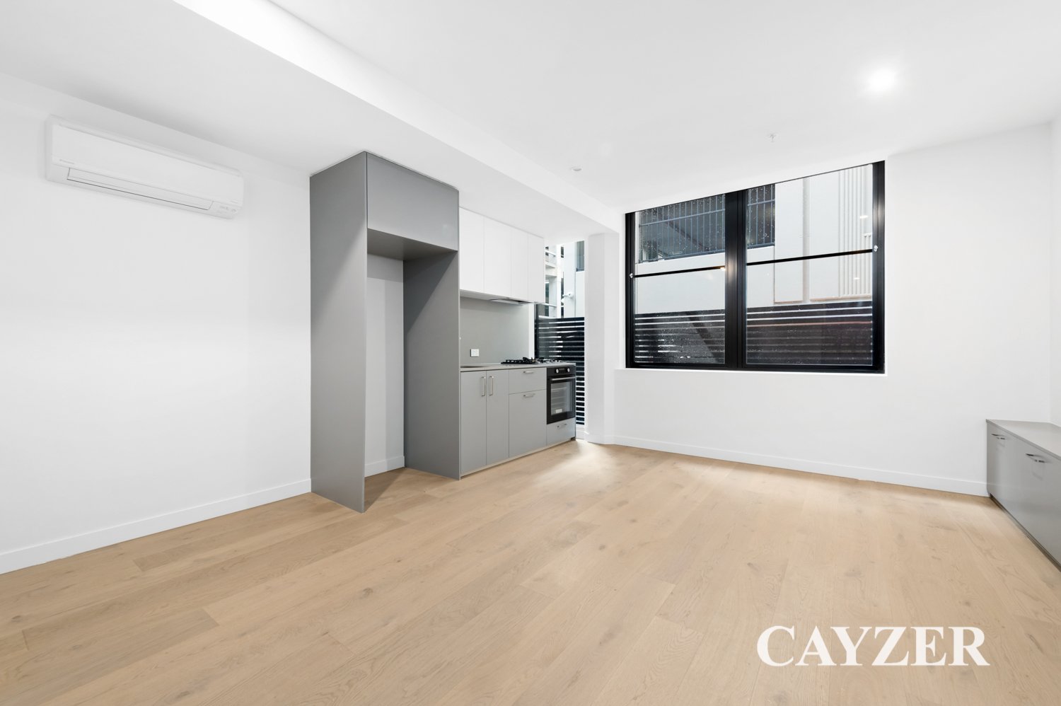 Gallery: 2/81 Palmerston Crescent