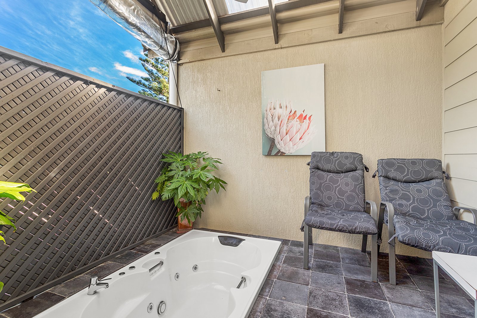 2/81 Stockton Street NELSON BAY 13