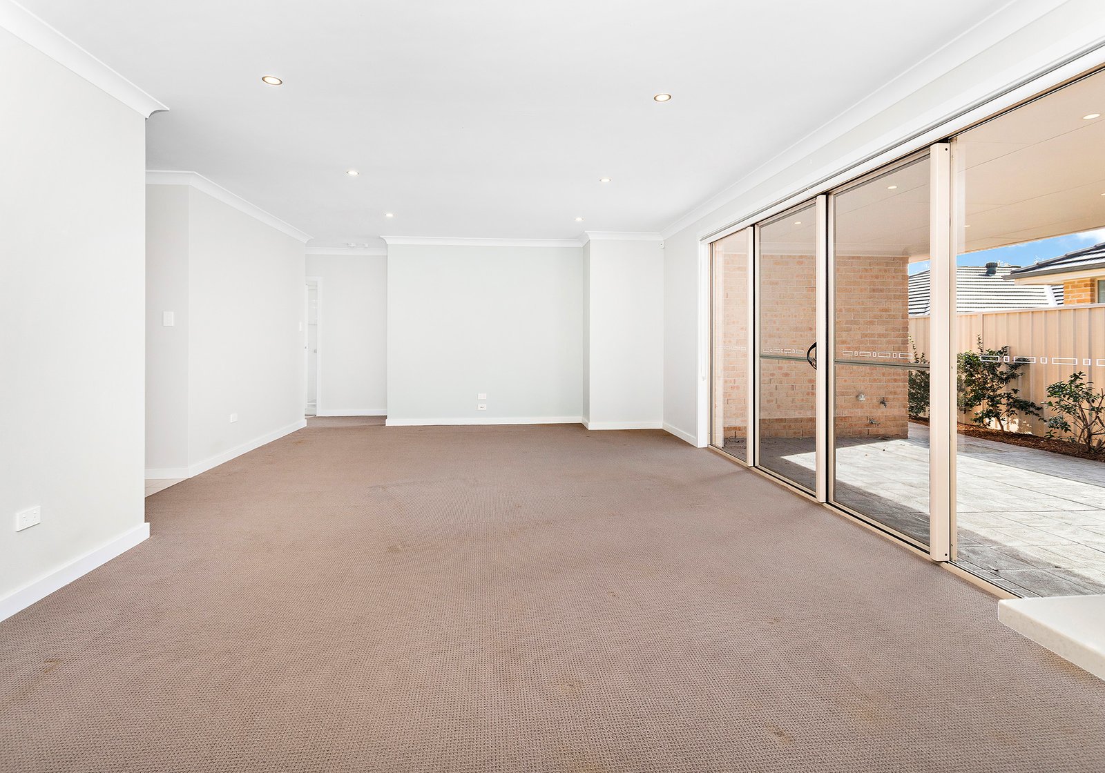 28/10 Derwent Avenue AVONDALE 4