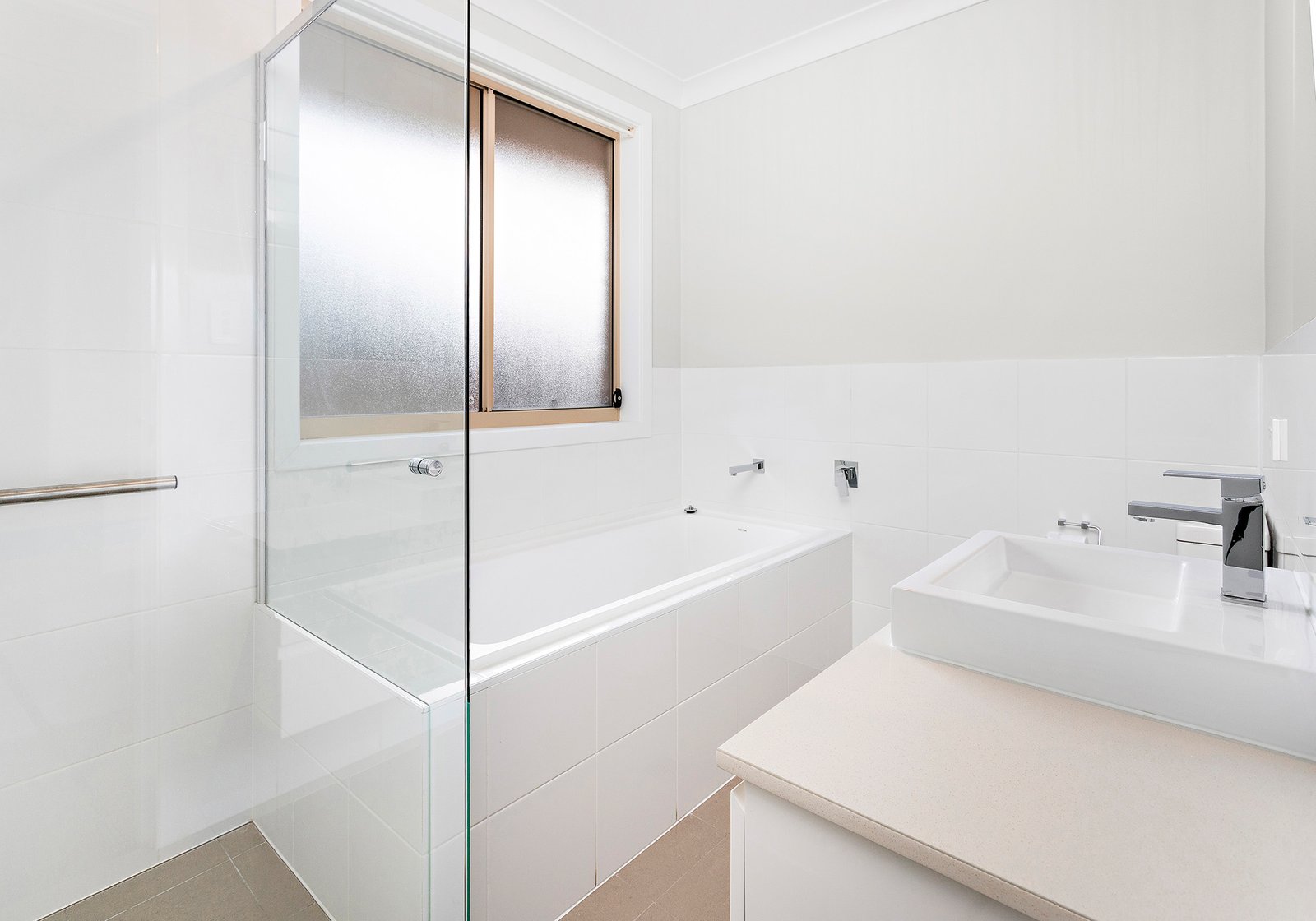 28/10 Derwent Avenue AVONDALE 5