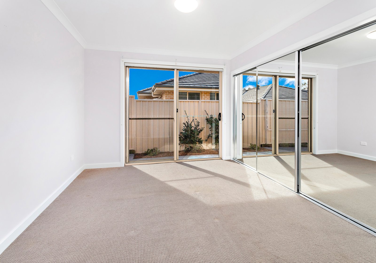 28/10 Derwent Avenue AVONDALE 6