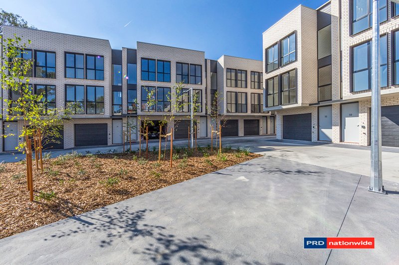 28/135 Easty Street PHILLIP 1