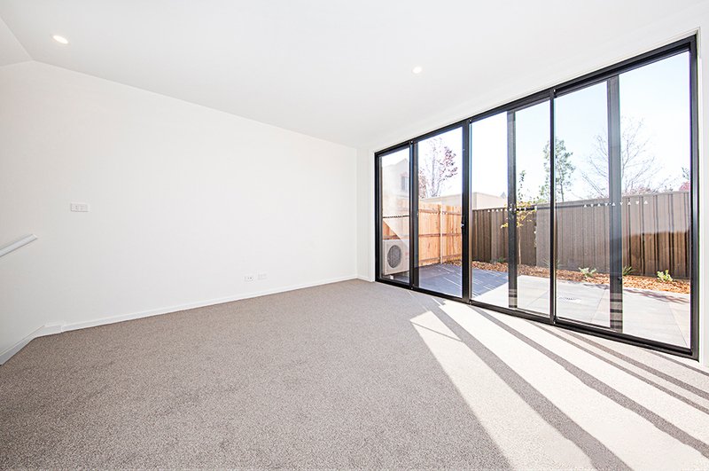 28/135 Easty Street PHILLIP 6