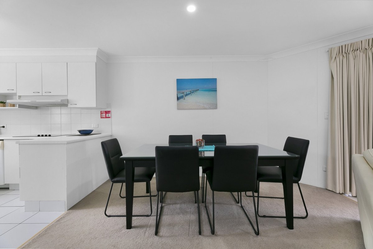 28/136 The Esplanade Burleigh Heads 6