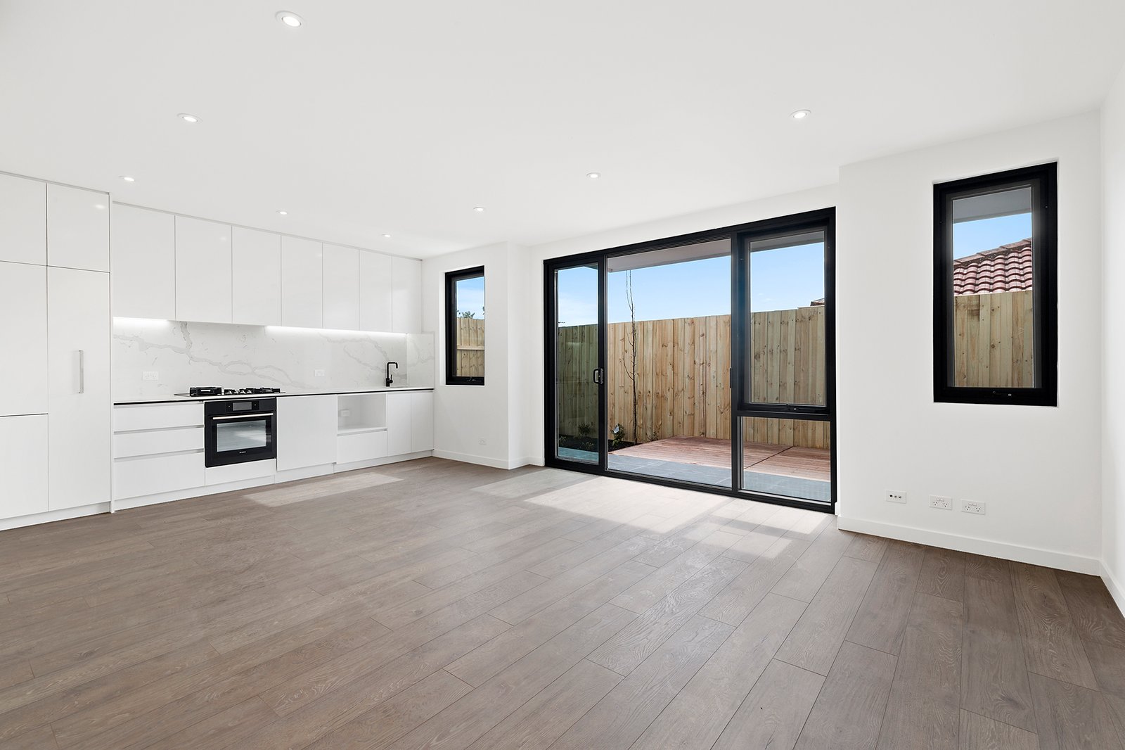 Gallery: 2/815 Centre Road
