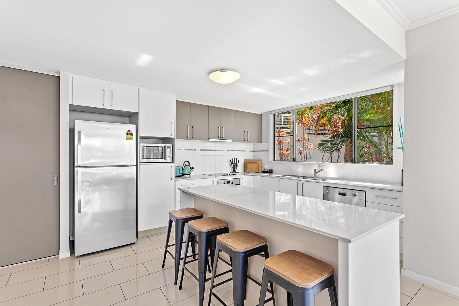 28/15 Flame Tree Court AIRLIE BEACH 8