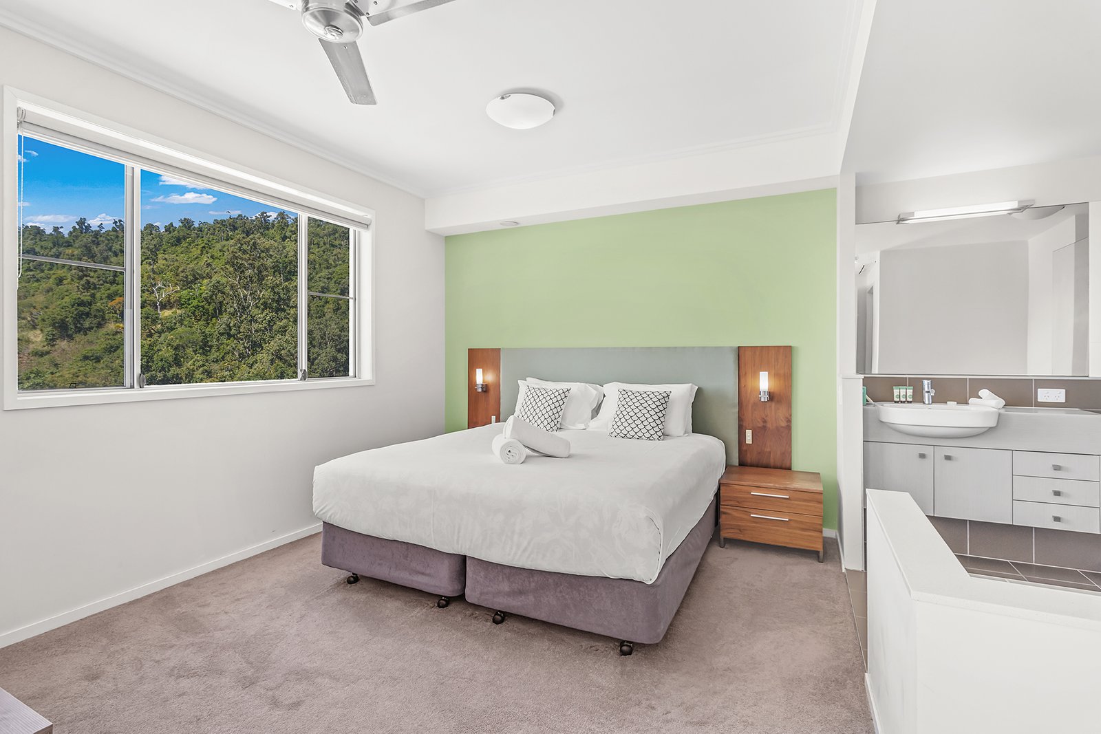 28/15 Flame Tree Court AIRLIE BEACH 14