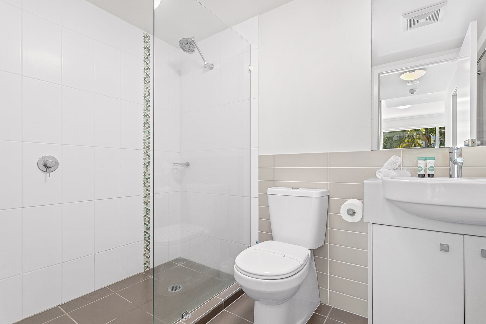 28/15 Flame Tree Court AIRLIE BEACH 18