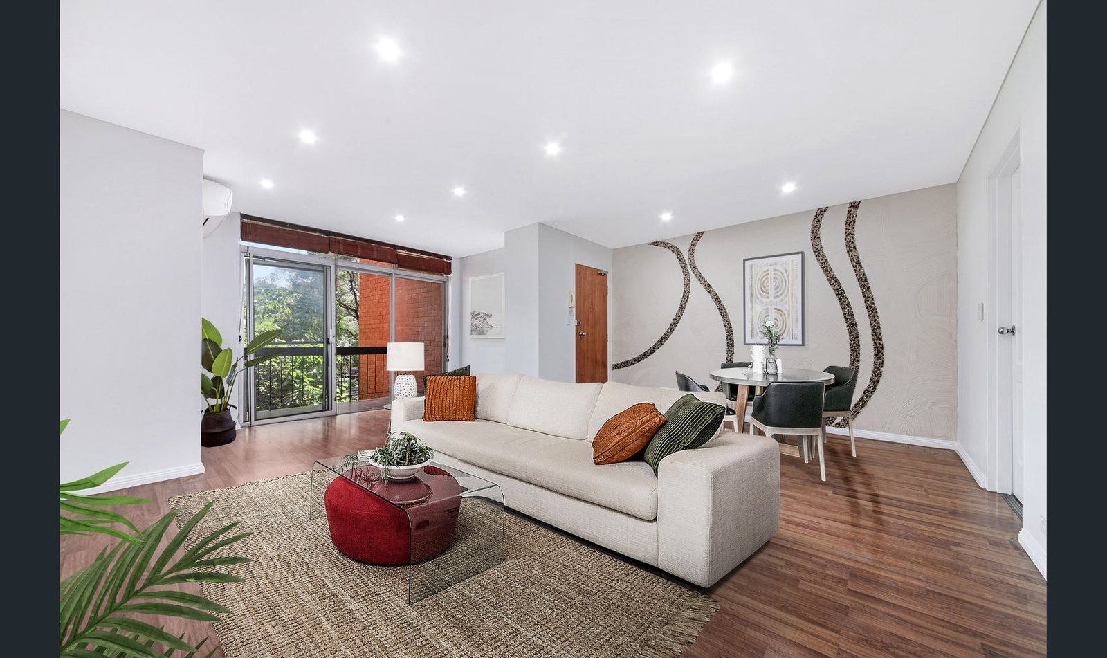 28/17-19 Phillip St  ROSELANDS 1