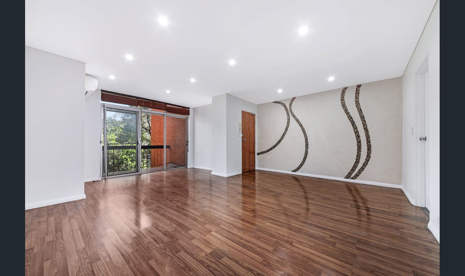 28/17-19 Phillip St  ROSELANDS 2