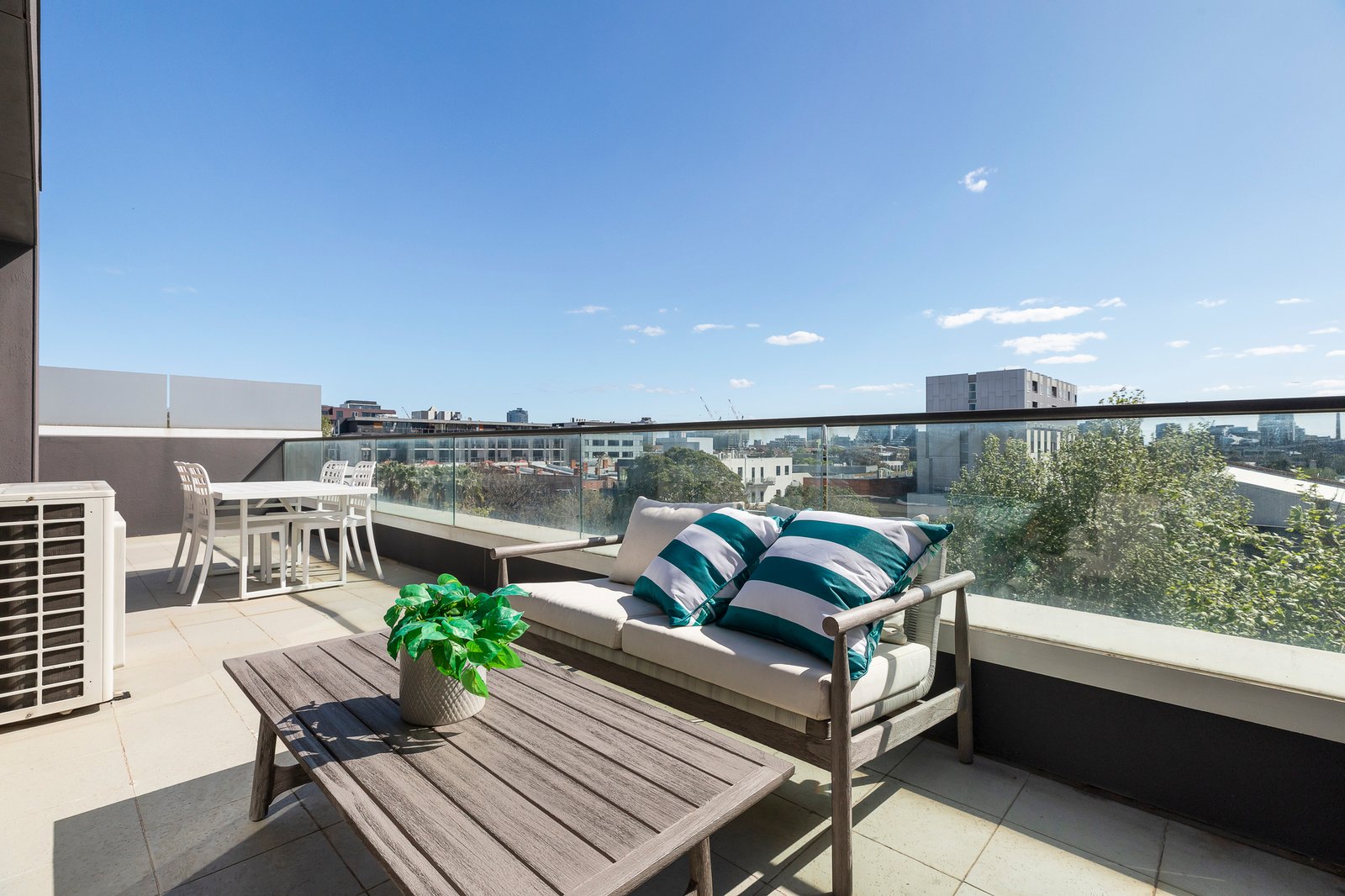 Gallery: 28/19-23 Izett Street