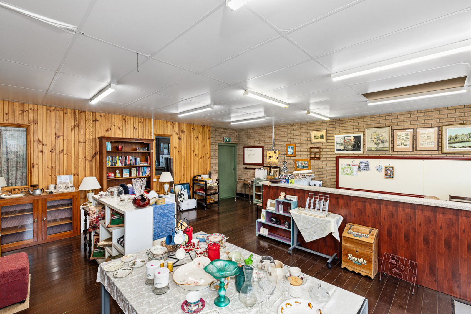 Gallery: 2819 - 2821 Midland Highway