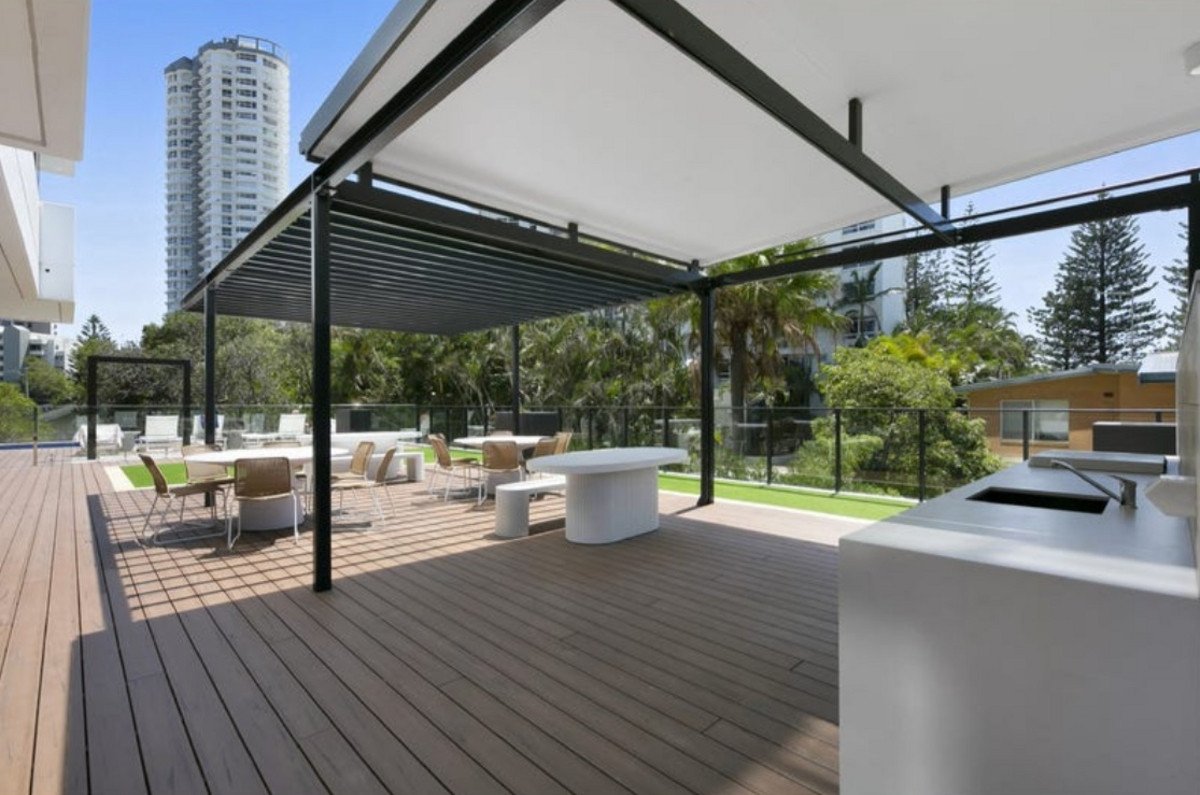 28/1969-1971 Gold Coast Highway Burleigh Heads 22