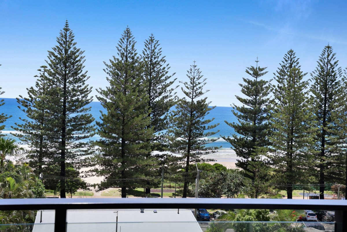 28/1969-1971 Gold Coast Highway Burleigh Heads 11