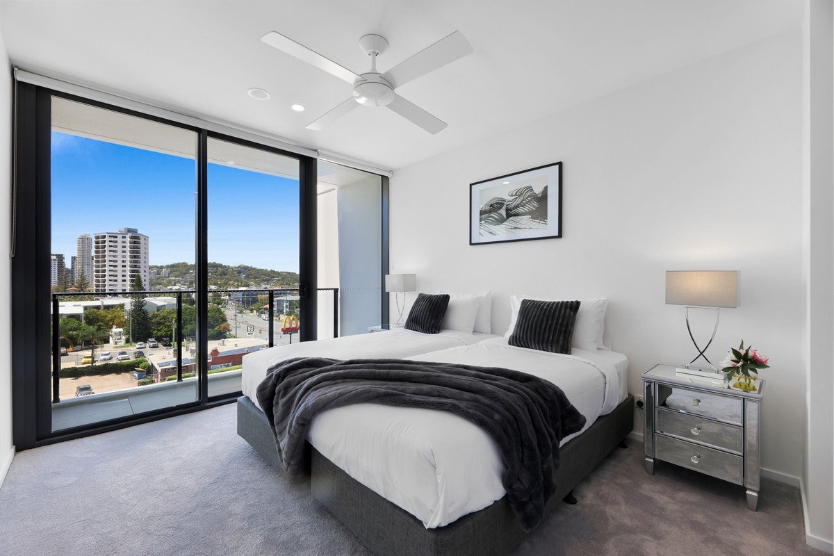 28/1969-1971 Gold Coast Highway Burleigh Heads 12