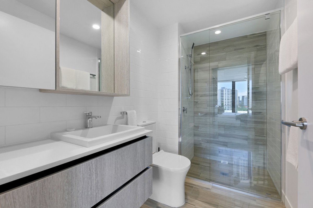 28/1969-1971 Gold Coast Highway Burleigh Heads 14