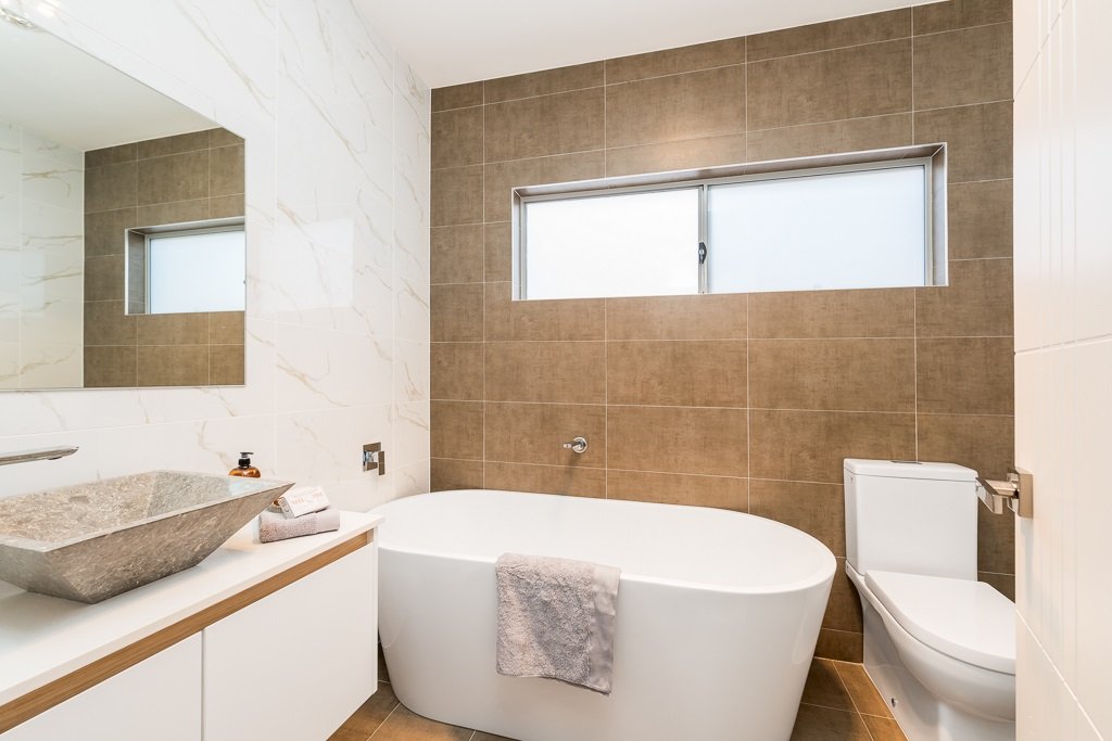 281b The River Road REVESBY 8