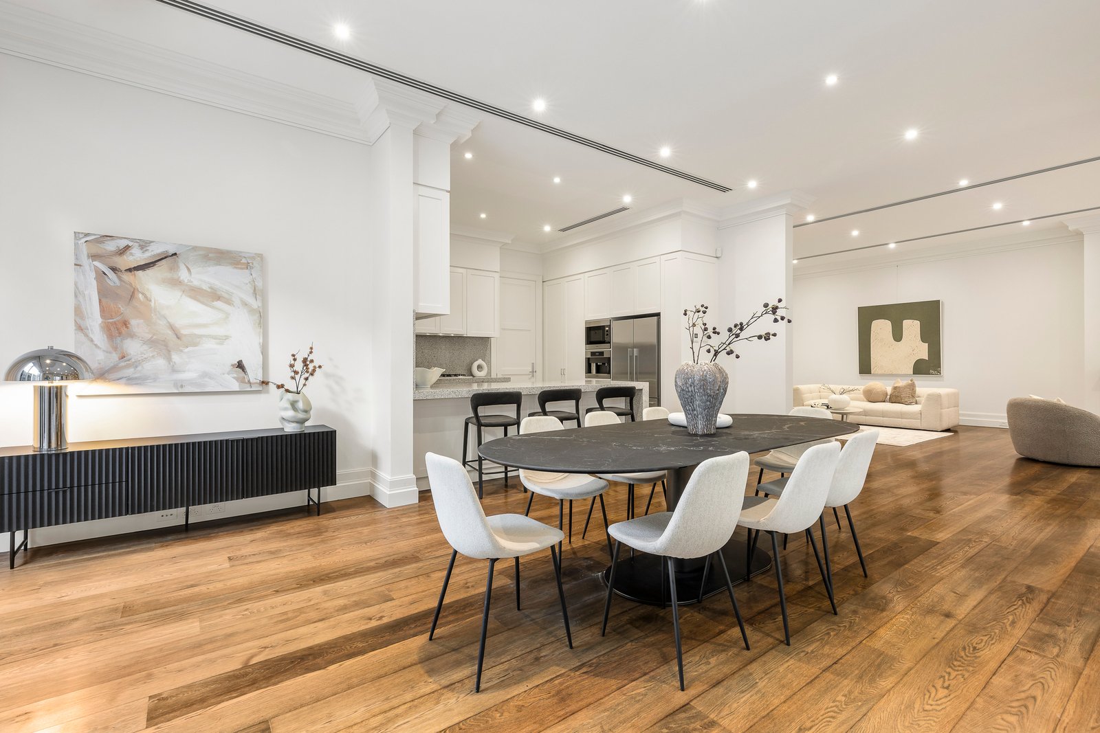 2/82 Mathoura Road, Toorak, 3142