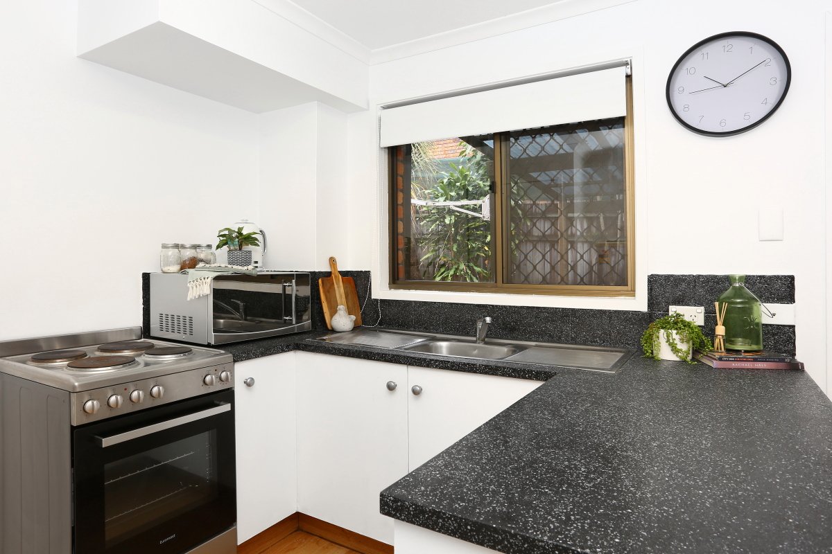 2/82 Nerang Connection Road NERANG 9