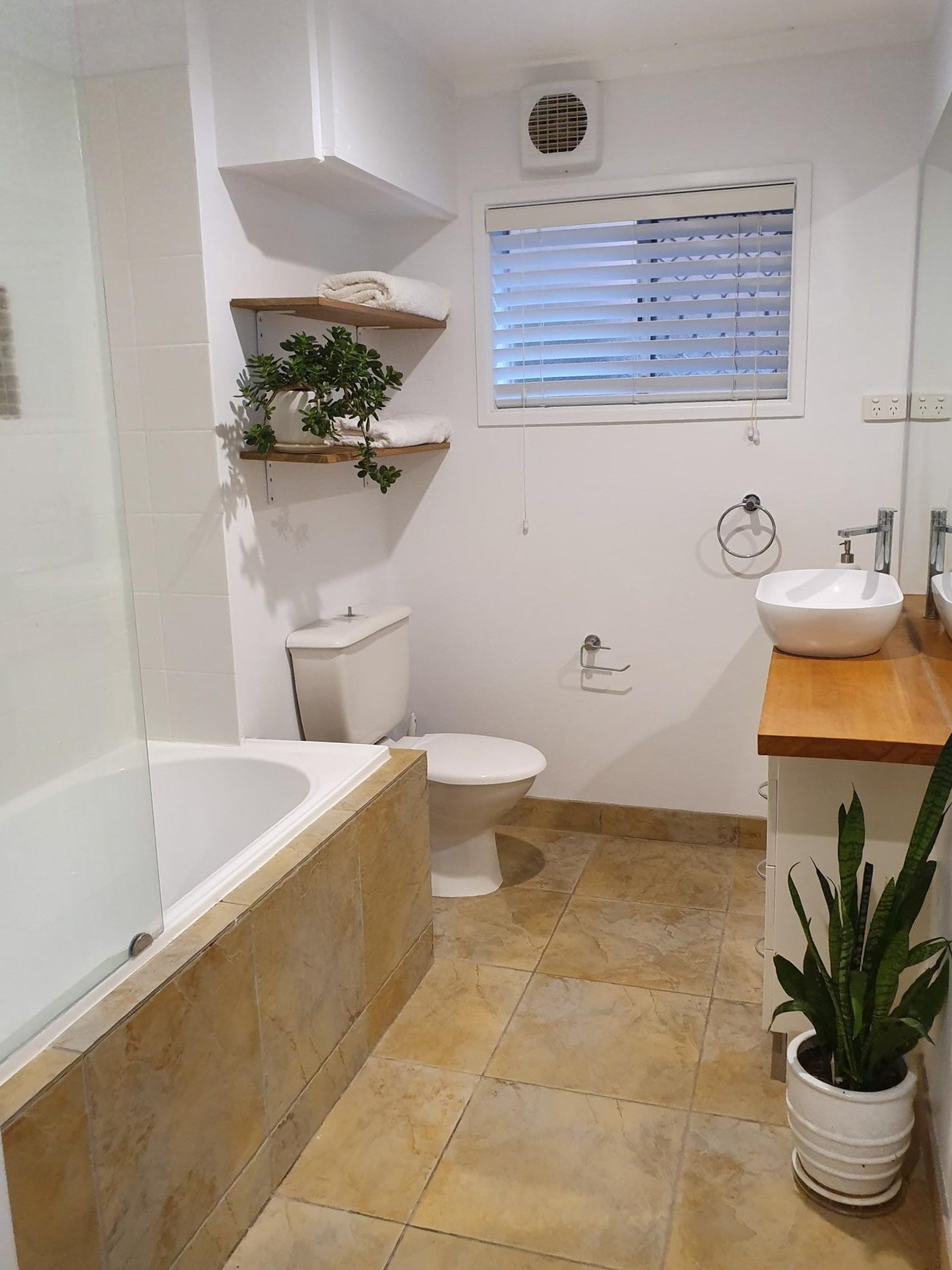 2/82 Sarawak Avenue PALM BEACH 4