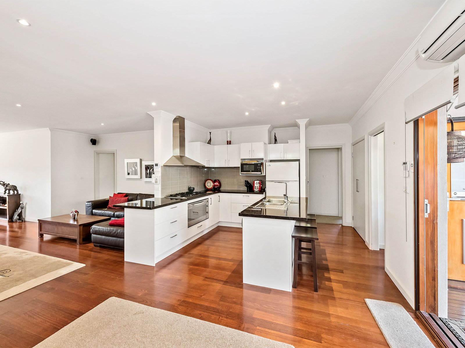 Gallery: 282 South Road