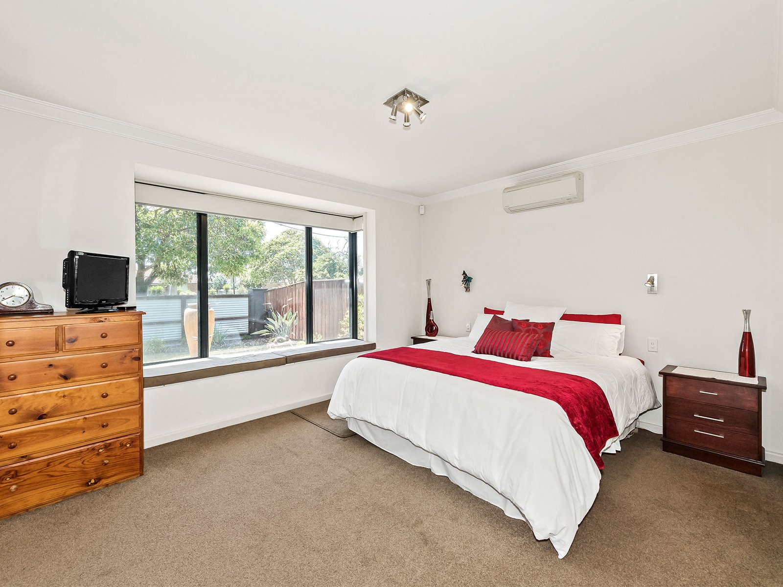 Gallery: 282 South Road