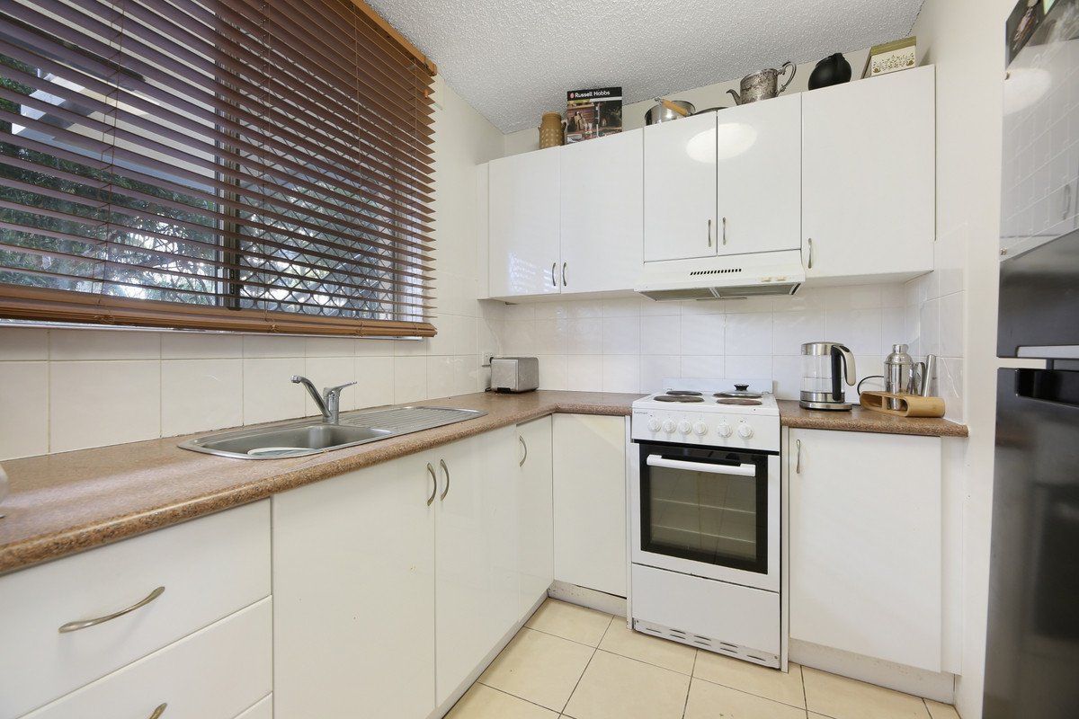 2/82 The Esplanade Burleigh Heads 6