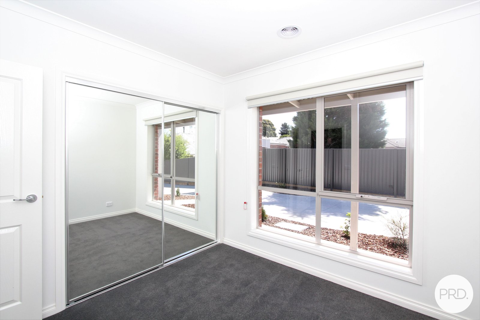 2/822 Geelong Road CANADIAN 7