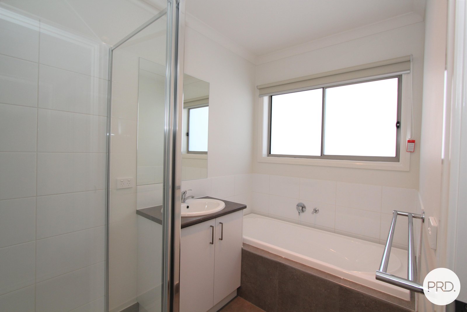 2/822 Geelong Road CANADIAN 12