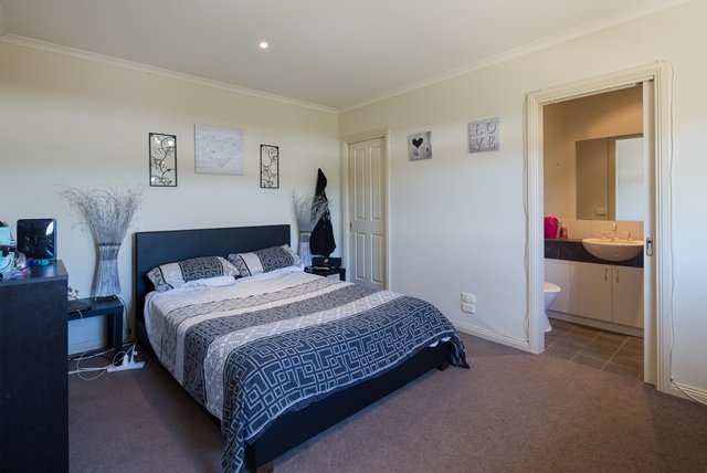 2/823 Barkly Street GOLDEN POINT 5