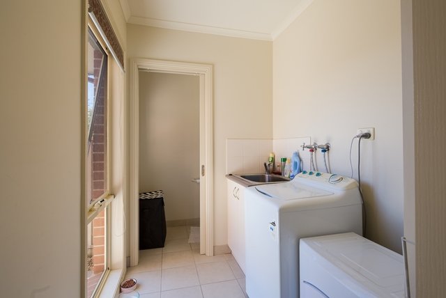 2/823 Barkly Street GOLDEN POINT 11