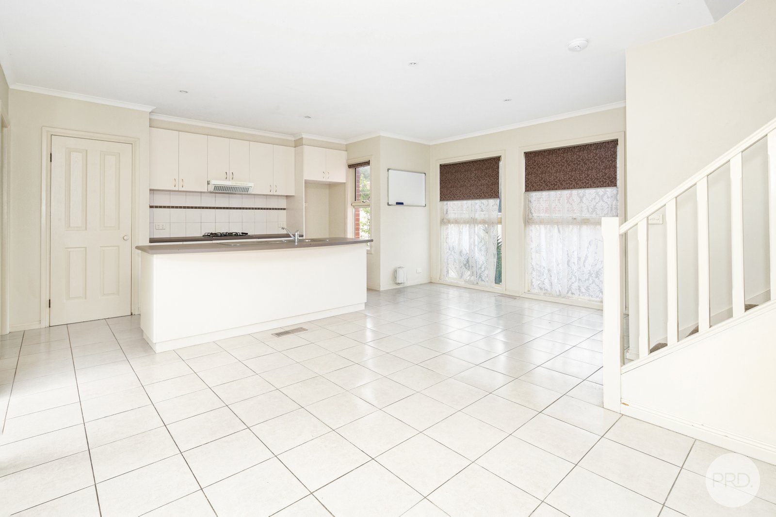 2/823 Barkly Street GOLDEN POINT 2