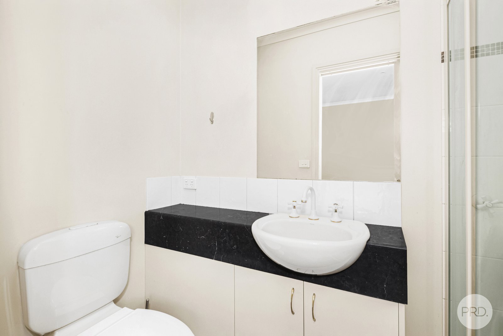 2/823 Barkly Street GOLDEN POINT 8