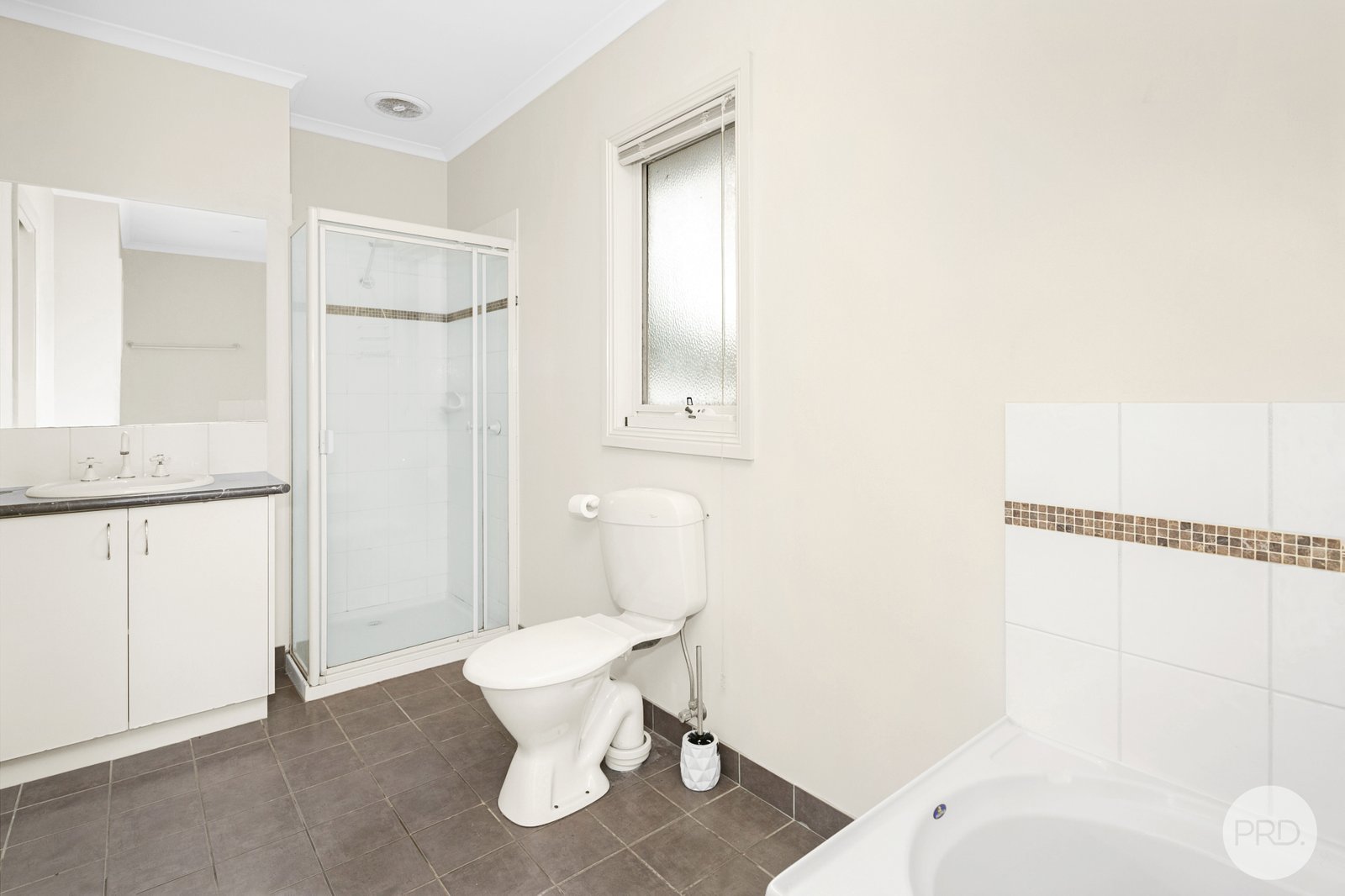 2/823 Barkly Street GOLDEN POINT 11