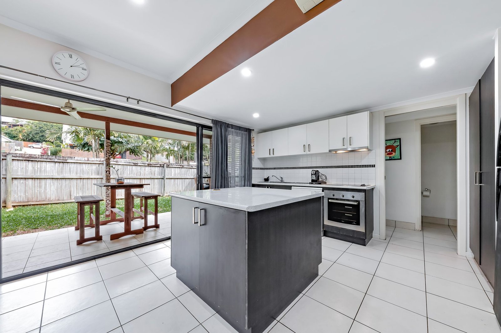 28/25 Abell Road CANNONVALE 1
