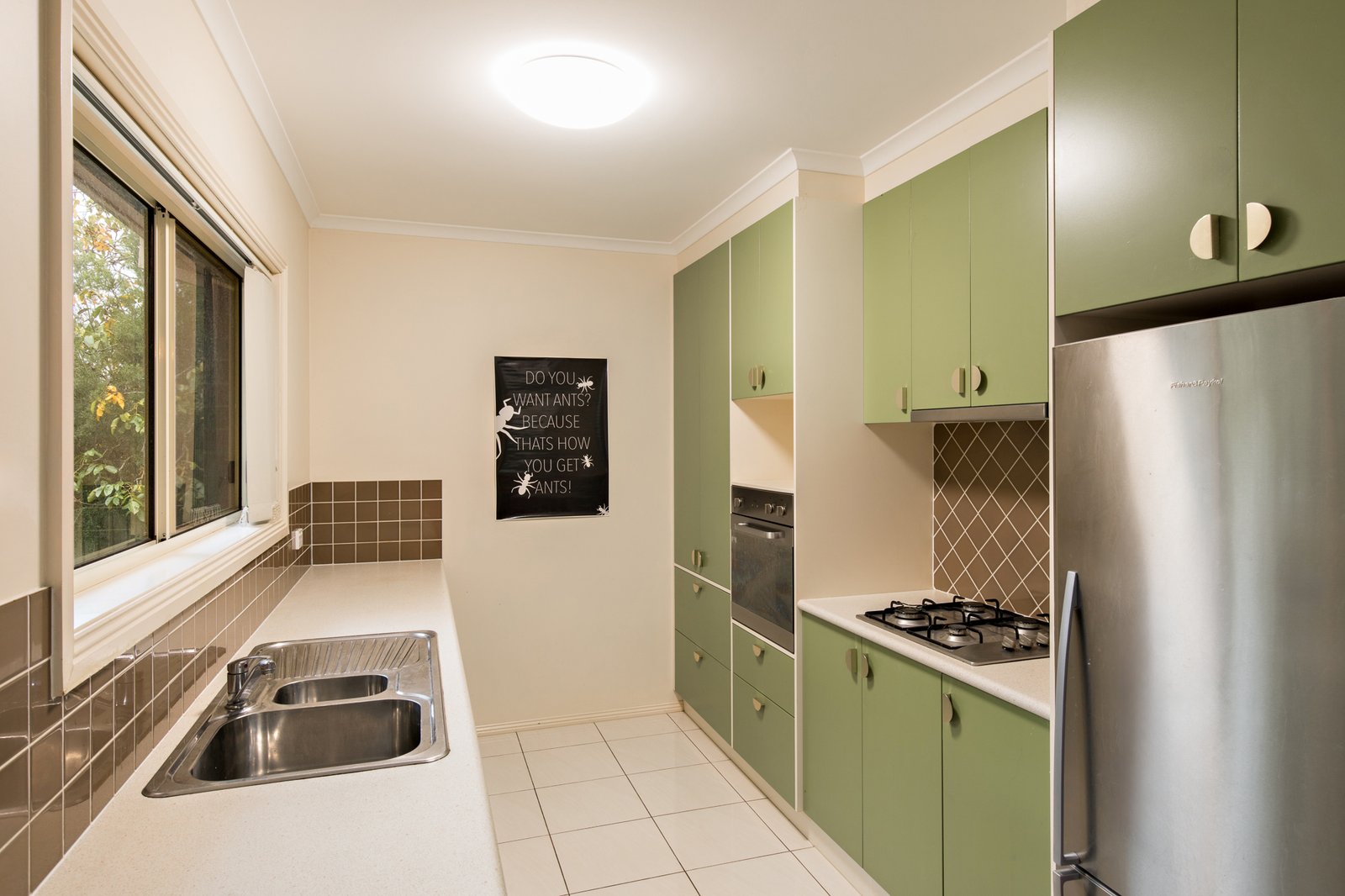 Gallery: 2/826 Bond Street