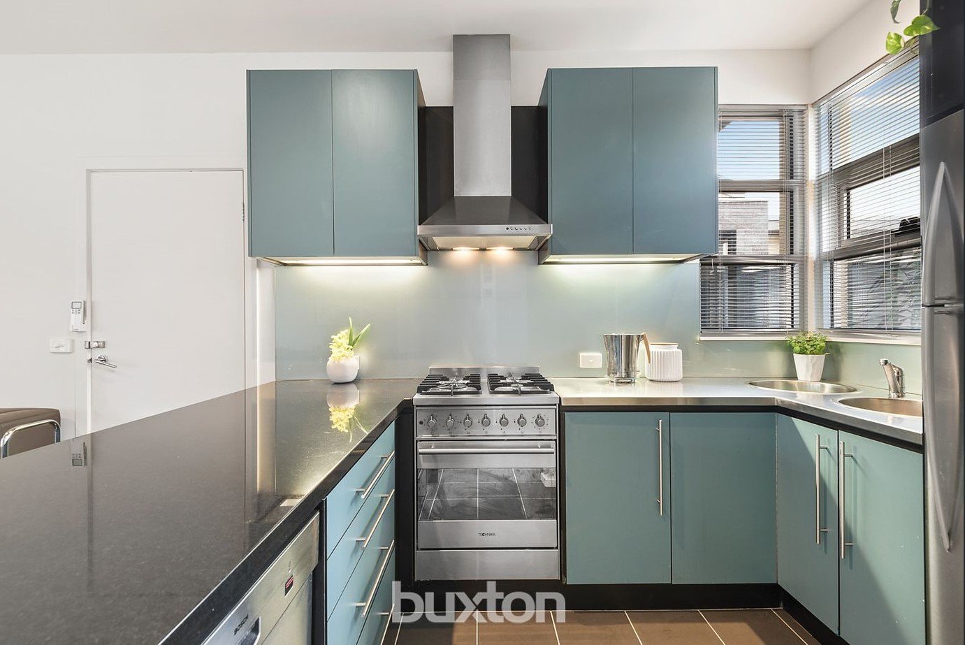 Gallery: 2/83 Fewster Road