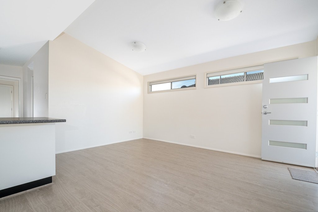 2/83 Kanahooka Rd  KANAHOOKA 3