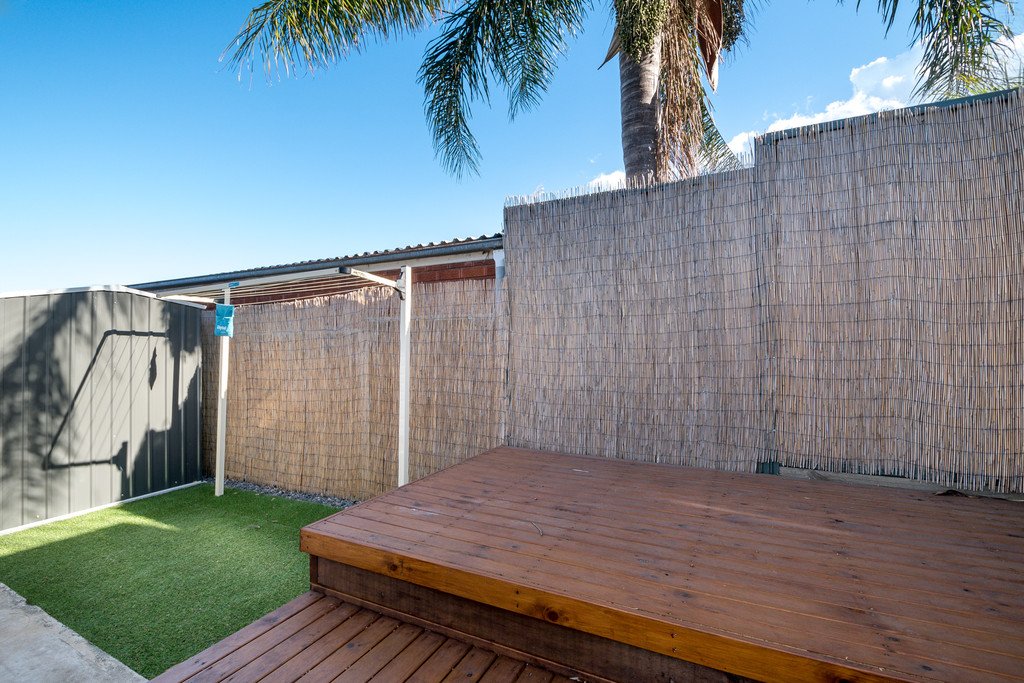 2/83 Kanahooka Rd  KANAHOOKA 7