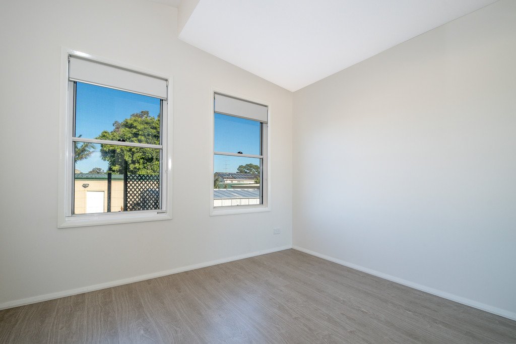 2/83 Kanahooka Rd  KANAHOOKA 4