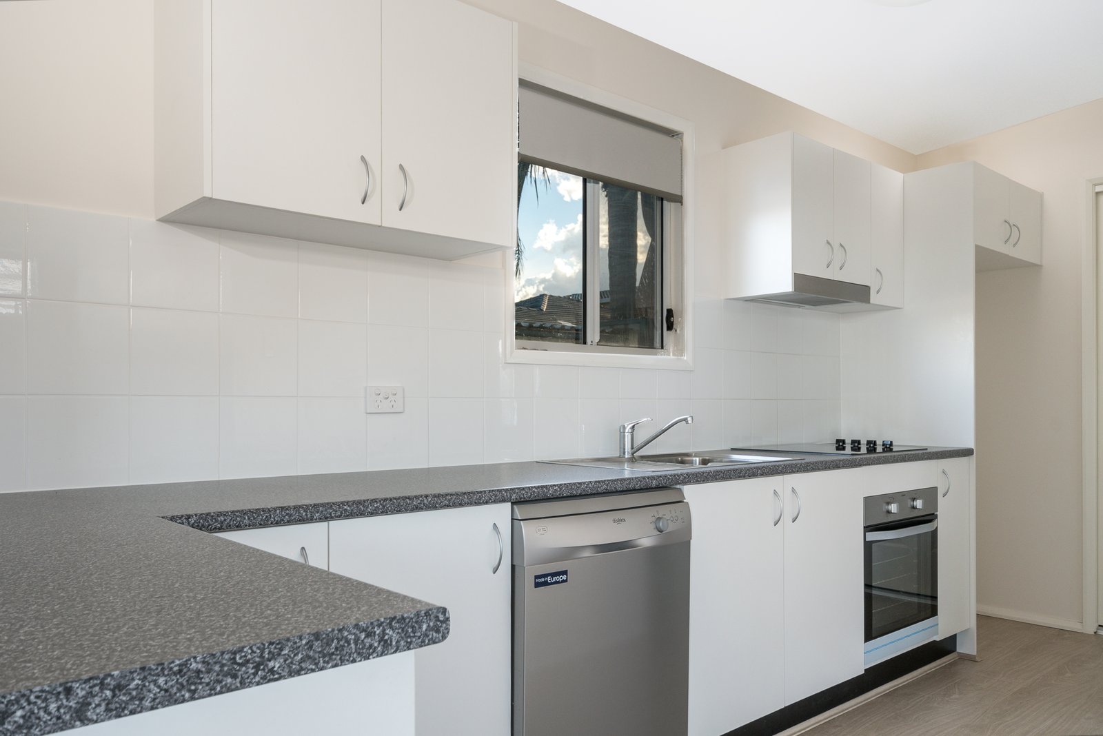 2/83 Kanahooka Rd  KANAHOOKA 2