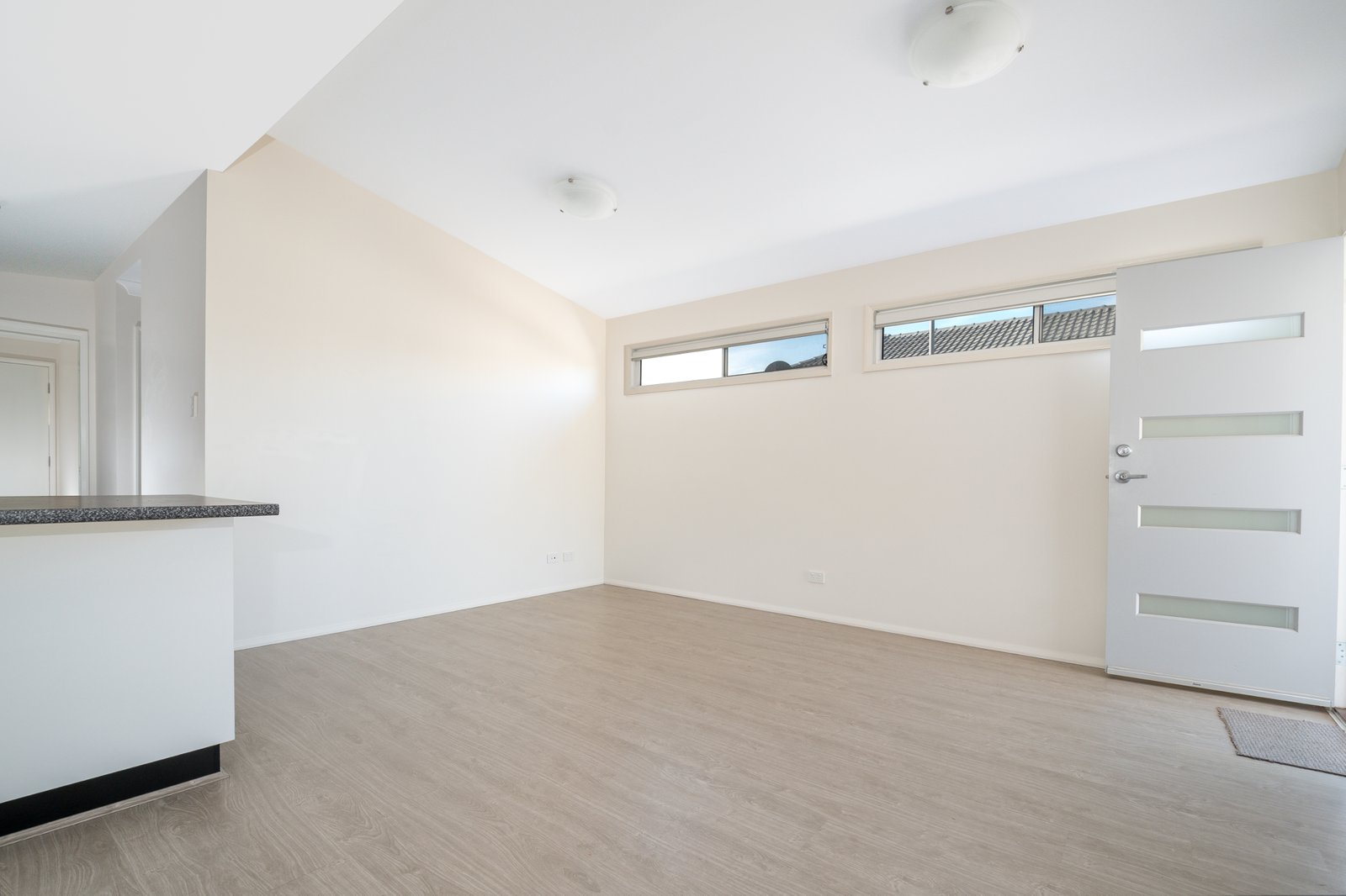 2/83 Kanahooka Rd  KANAHOOKA 3