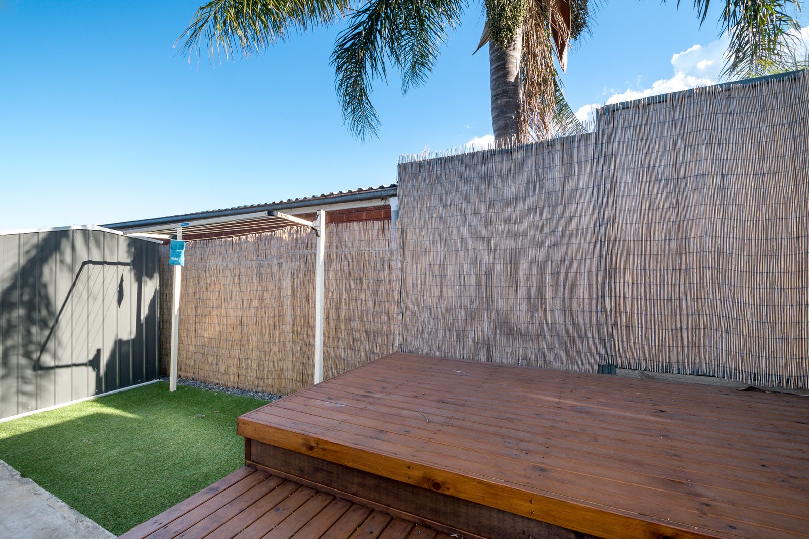 2/83 Kanahooka Rd  KANAHOOKA 7