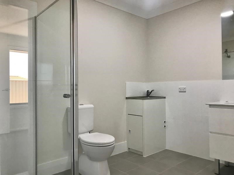 2/83 Kenny Drive TAMWORTH 5