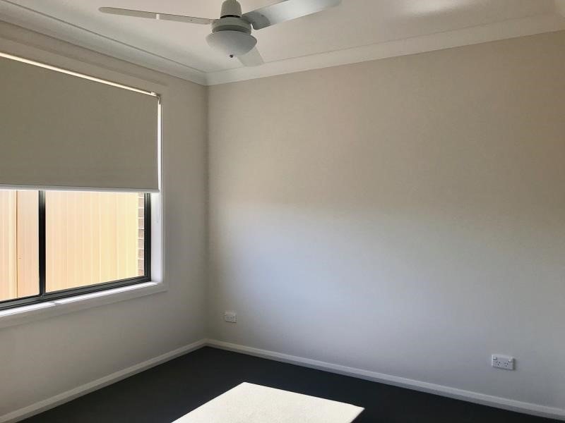 2/83 Kenny Drive TAMWORTH 4